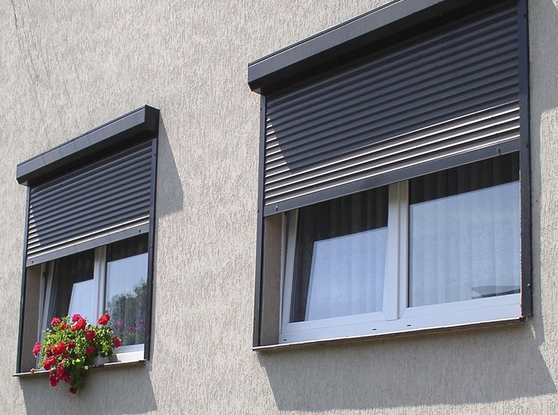 На окна в Тырныаузе